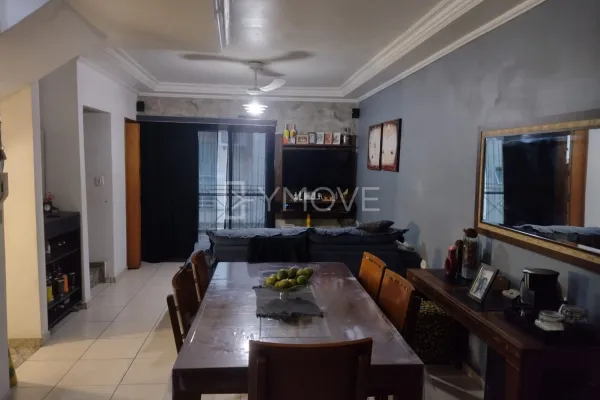 Casa de Condomínio na Chácara Seis de Outubro